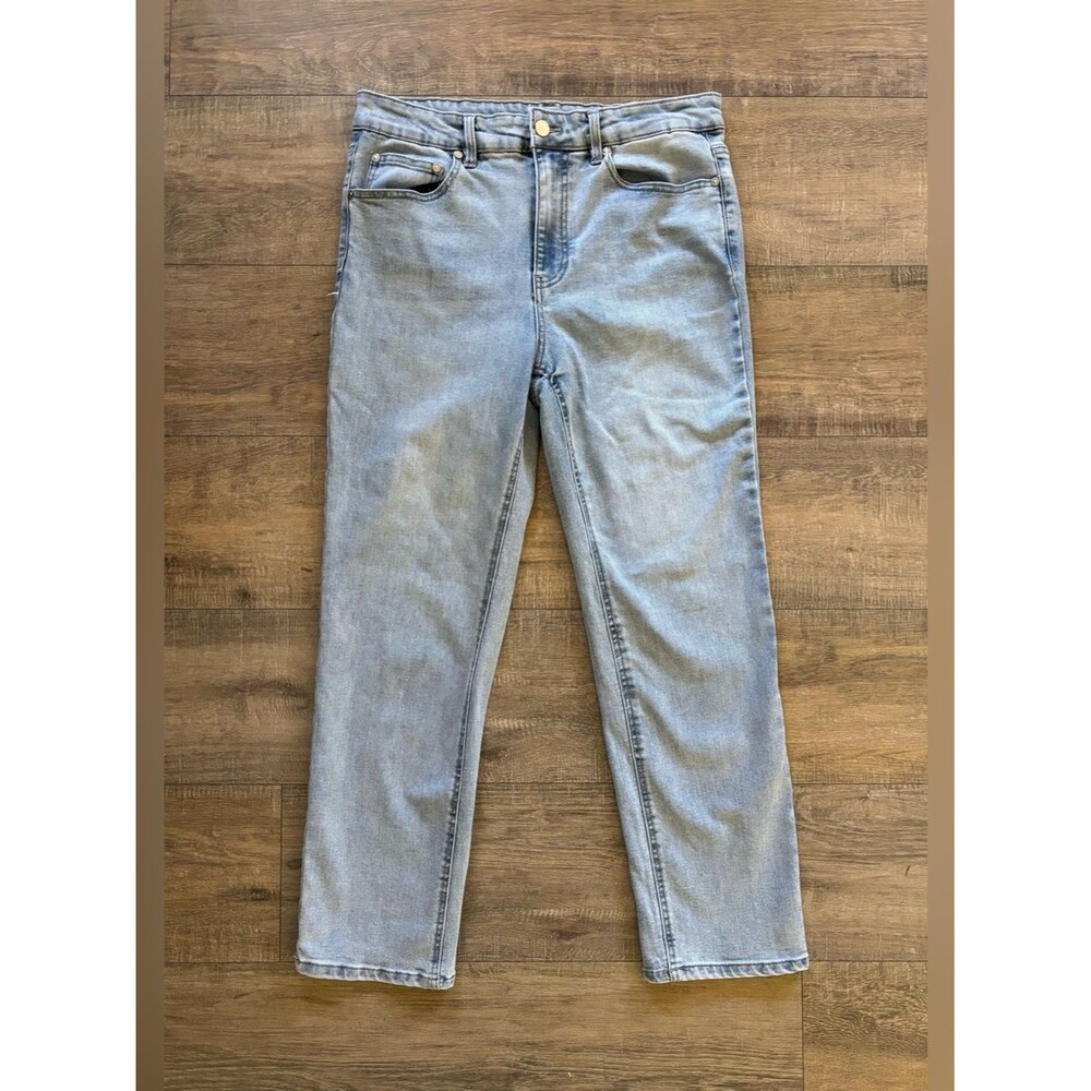 Oat New York women’s size 10/30 light wash denim blue straight cropped jeans